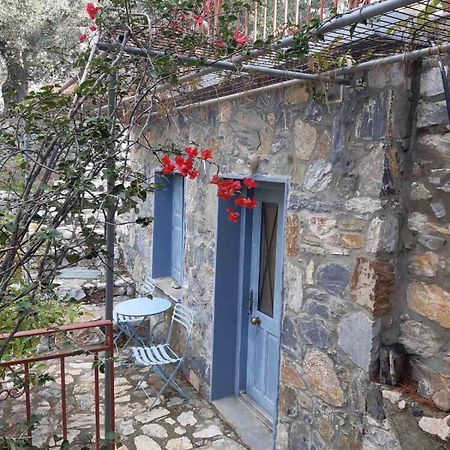 Δωμάτια Κόκκινος Πύργος Plomári Kültér fotó